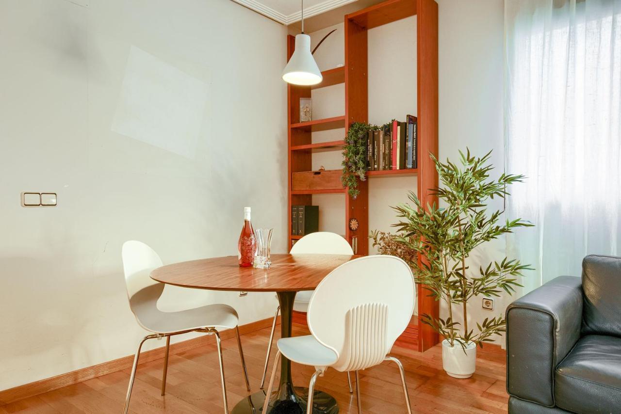 Apartamento En Chamberi Con Piscina - Lovely Apartment In The City Center With Swimming Pool Мадрид Екстериор снимка
